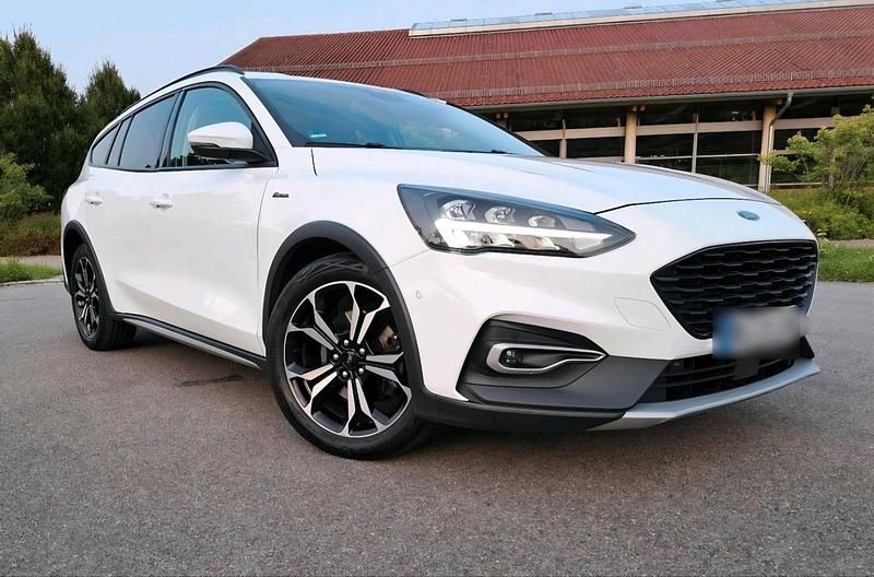 Usata Ford Focus Active 151 CV (111 kW) 2020 Bianco Station wagon