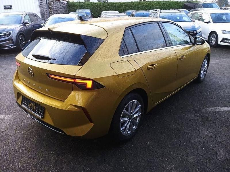 Gebraucht Opel Astra Elegance 131 PS (96 kW) 2022 Gelb Limousine