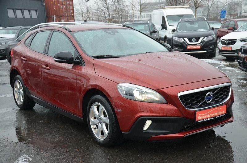Gebraucht Volvo V40 CC 120 PS (88 kW) 2015 Rot Kombi