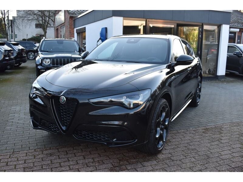 Schwarz Neu 2024 Alfa Romeo Stelvio Veloce SUV | 64.960 € (Etwas zu teuer) - Bild 1/4