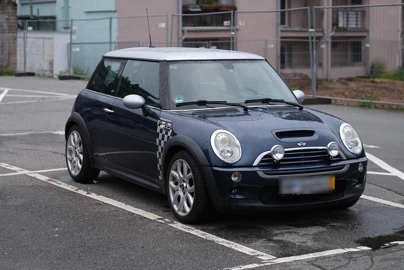 Blau Gebraucht 2004 Mini Cooper S Kleinwagen | 2.850 € - Bild 1/4