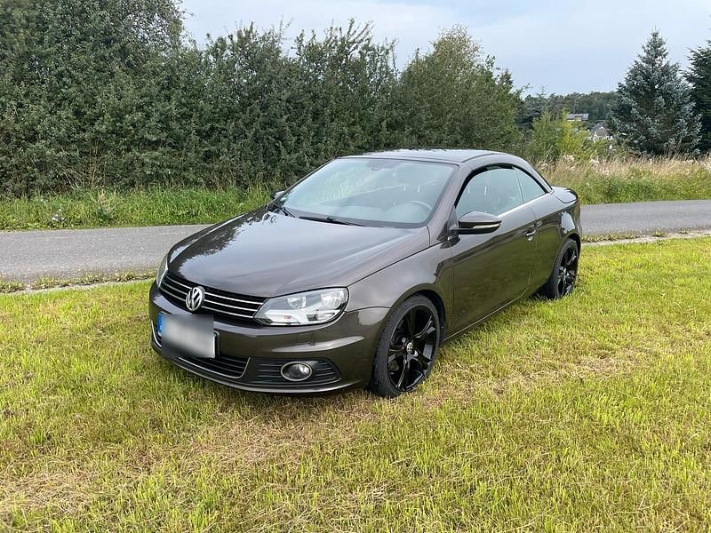 Braun Gebraucht 2015 VW Eos Cabrio | 10.500 € (Fairer Preis) - Bild 1/4