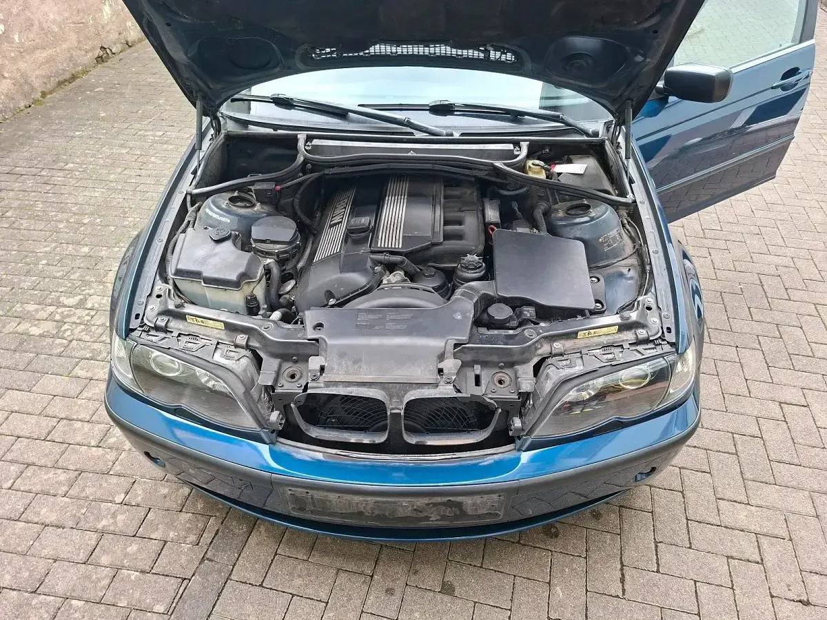 Gebraucht BMW 325 192 PS (141 kW) 2004 Blau Limousine