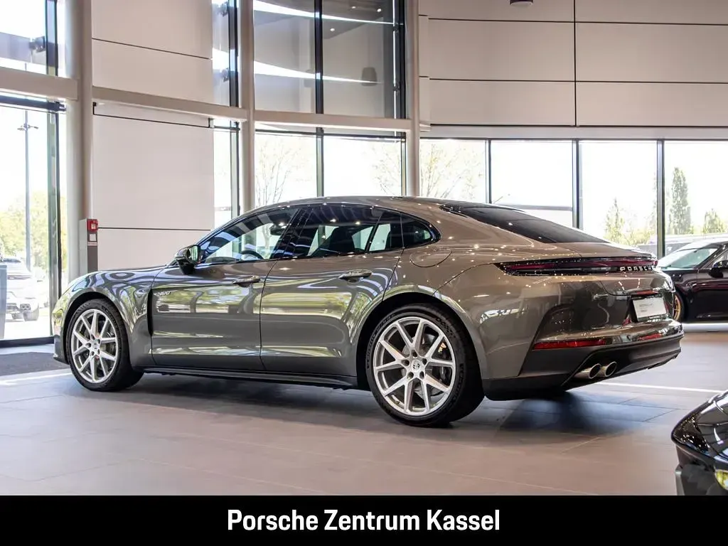 Gebraucht Porsche Panamera 4 470 PS (345 kW) 2025 Gruen Kleinwagen