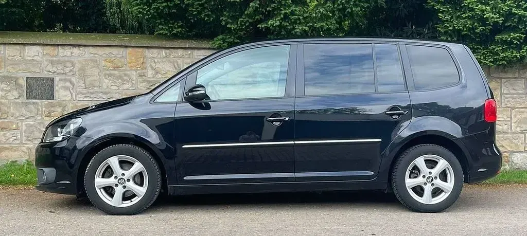 Gebraucht VW Touran Highline 140 PS (102 kW) 2011 Schwarz Van / Kleinbus