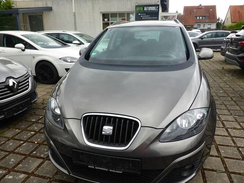 Gebraucht Seat Altea XL 4You 125 PS (91 kW) 2015 Grau Van / Kleinbus