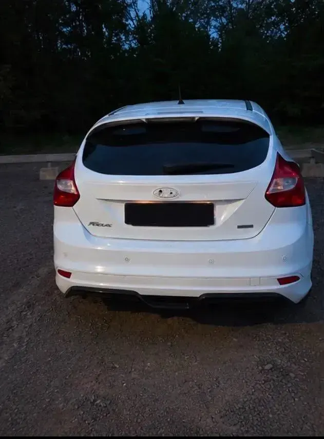 Gebraucht Ford Focus Titanium 101 PS (74 kW) 2015 Weiß Kombi