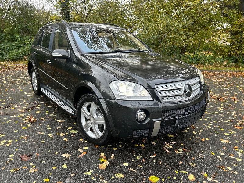 Braun Gebraucht 2007 Mercedes ML420 SUV | 11.199 € (Etwas zu teuer) - Bild 1/4