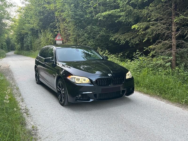 Schwarz Gebraucht 2011 BMW 530 Kombi | 8.700 € (Fairer Preis) - Bild 1/4