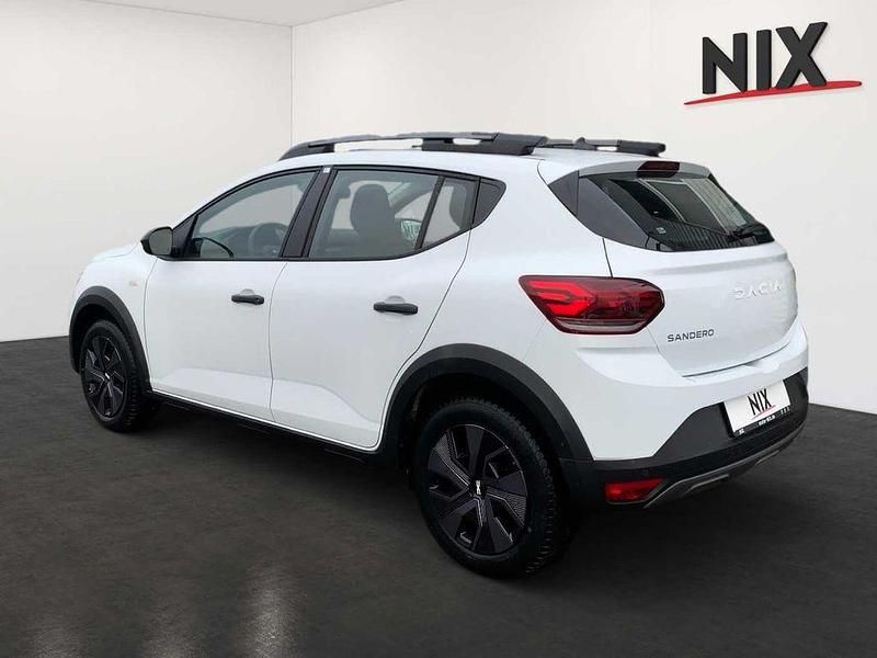 Gebraucht Dacia Sandero Essentiel 91 PS (66 kW) 2024 Weiß Limousine