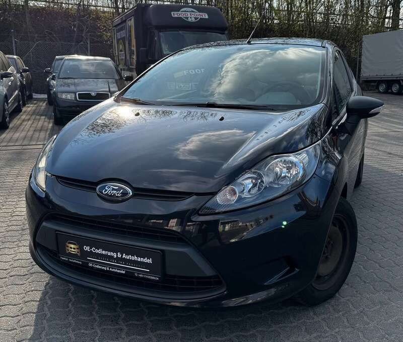 Pantherschwarz metallic Gebraucht 2010 Ford Fiesta Ambiente Kleinwagen | 3.390 € (Fairer Preis) - Bild 1/4