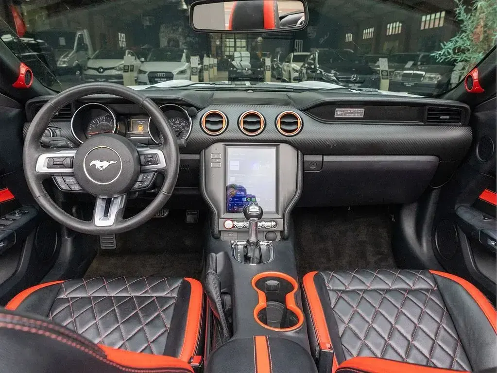 Gebraucht Ford Mustang Convertible 305 PS (224 kW) 2015 Weiß Cabrio