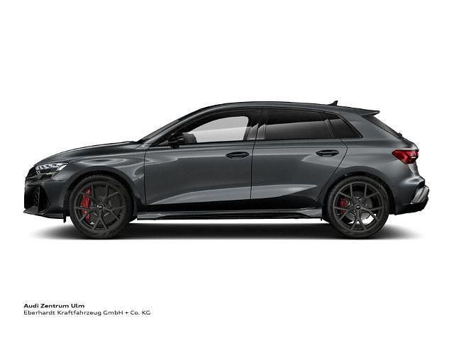 Daytonagrau perleffekt Neu 2025 Audi RS3 Sportback Kleinwagen | 72.946 € (Etwas zu teuer) - Bild 1/4