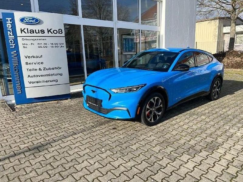 Grabber blue metallic Gebraucht 2023 Ford Mustang Mach-E Premium SUV | 31.990 € (Superpreis) - Bild 1/4