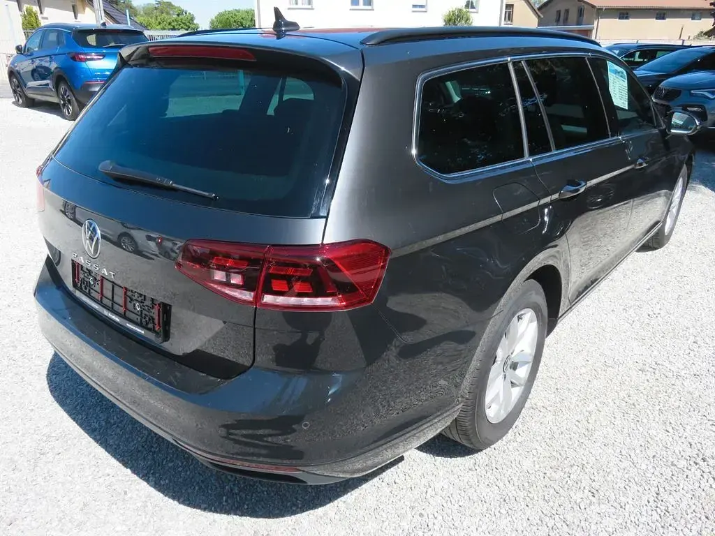 Gebraucht VW Passat Business 150 PS (110 kW) 2022 Grau Kombi