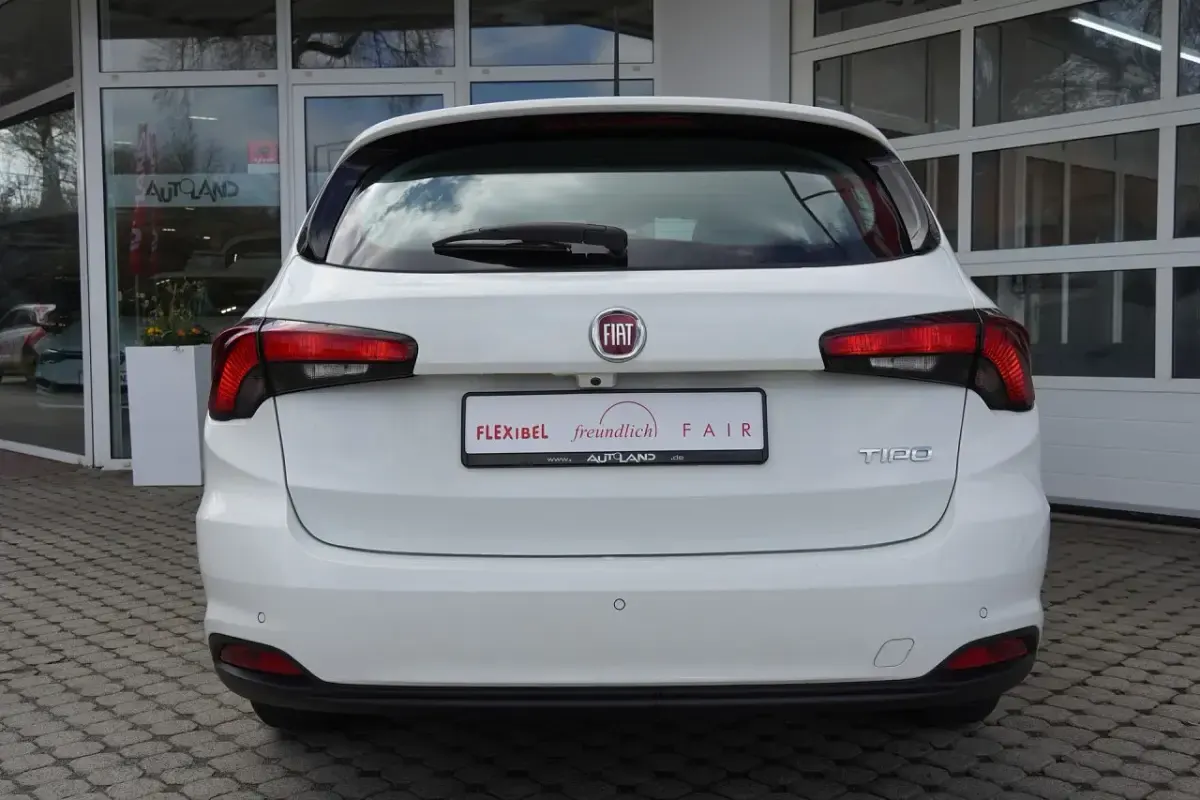 Usado Fiat Tipo 120 CV (88 kW) 2019 Blanco Familiar