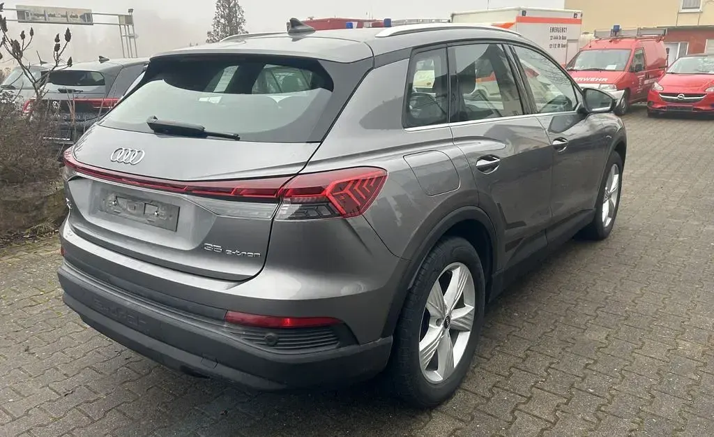 Gebraucht Audi Q4 e-tron 125 kW (170 PS) 2022 Taifungrau SUV