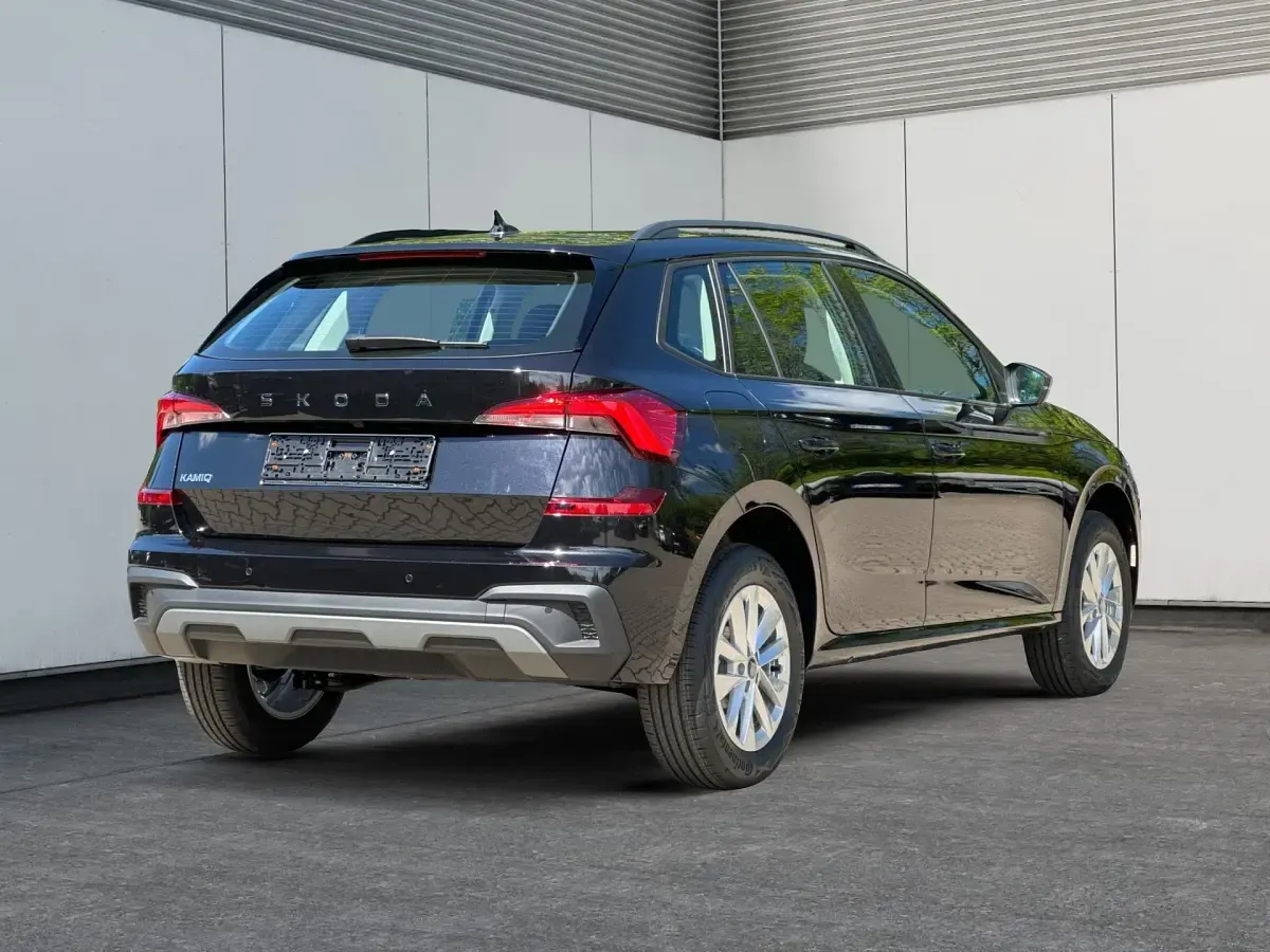 Neu Skoda Kamiq Selection 150 PS (110 kW) 2026 Grau SUV