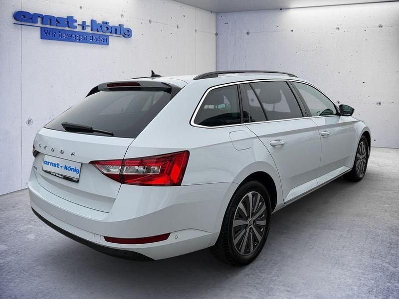 Gebraucht Skoda Superb Ambition 200 PS (147 kW) 2024 Weiß Kombi