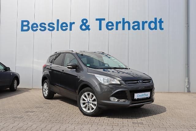 Gebraucht Ford Kuga Titanium 120 PS (88 kW) 2016 Grau SUV