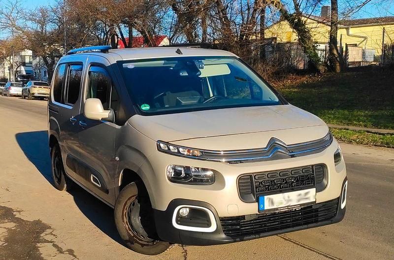 Beige Gebraucht 2019 Citroën Berlingo Feel Van / Kleinbus | 15.900 € (Fairer Preis) - Bild 1/4
