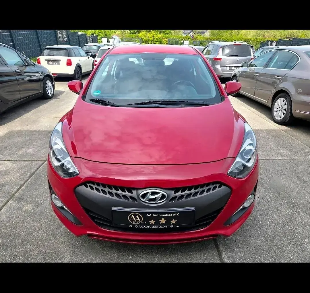 Gebraucht Hyundai i30 Sport 99 PS (72 kW) 2015 Rot Coupé