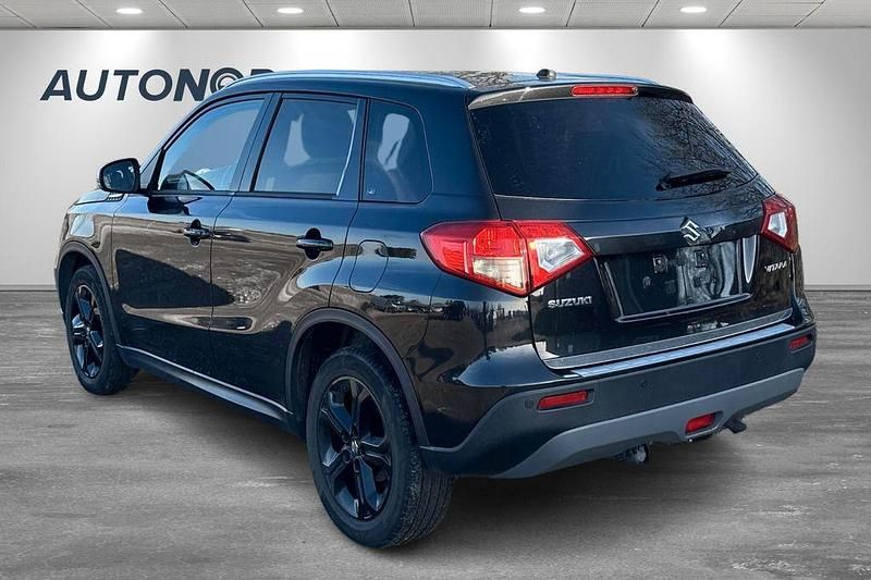 Gebraucht Suzuki Vitara 140 PS (102 kW) 2017 Schwarz SUV