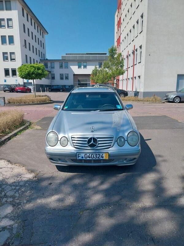 Silber Gebraucht 2001 Mercedes E200 Classic Kombi | 3.200 € (Superpreis) - Bild 1/1