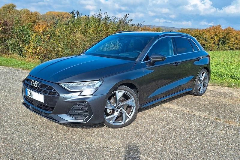 Gebraucht Audi A3 S-Line 150 PS (110 kW) 2024 Grau Kombi