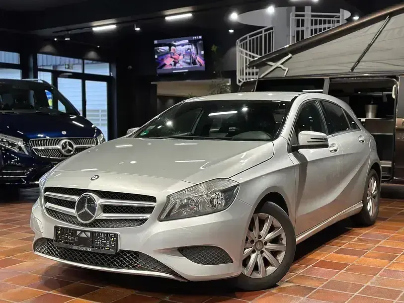 Gebraucht Mercedes A180 Style 122 PS (89 kW) 2013 Limousine