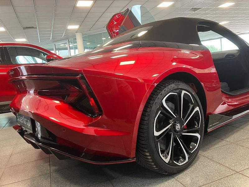 Gebraucht MG Cyberster 375 kW (510 PS) 2025 Rot Cabrio