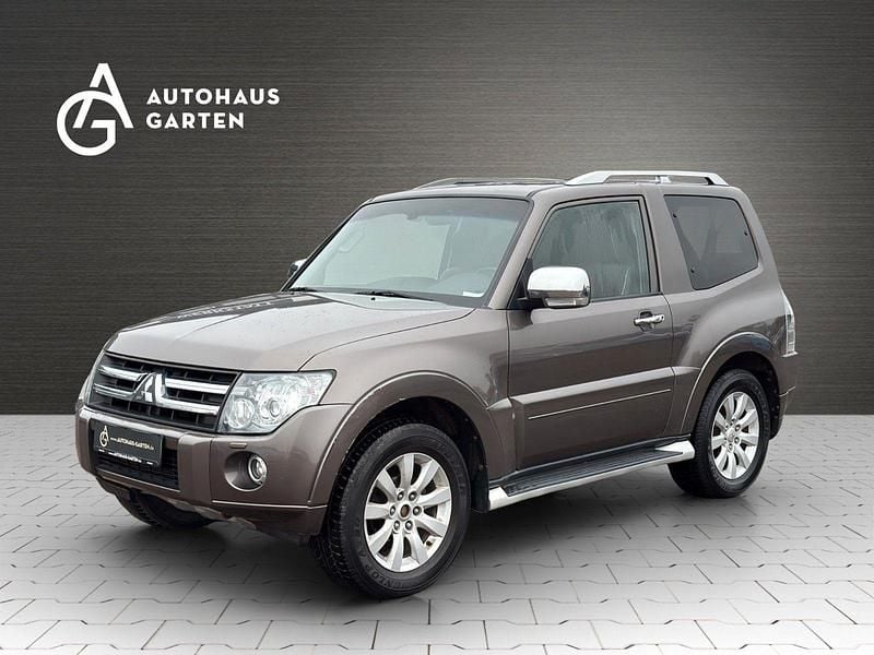 Braun Gebraucht 2009 Mitsubishi Pajero Edition SUV | 9.950 € (Guter Preis) - Bild 1/3