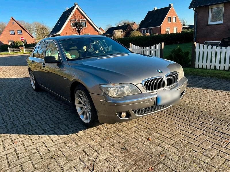 Gebraucht BMW 750 367 PS (269 kW) 2006 Grau Limousine