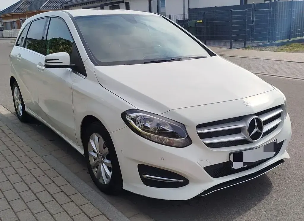 Gebraucht Mercedes B180 109 PS (80 kW) 2016 Weiß Van / Kleinbus