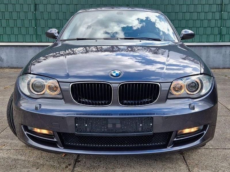 Grau Gebraucht 2008 BMW 125 Kleinwagen | 14.950 € (Fairer Preis) - Bild 1/4