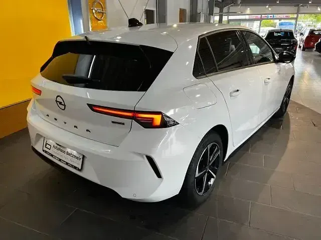 Używany Opel Astra S 146 KM (107 kW) 2024 Biały Hatchback