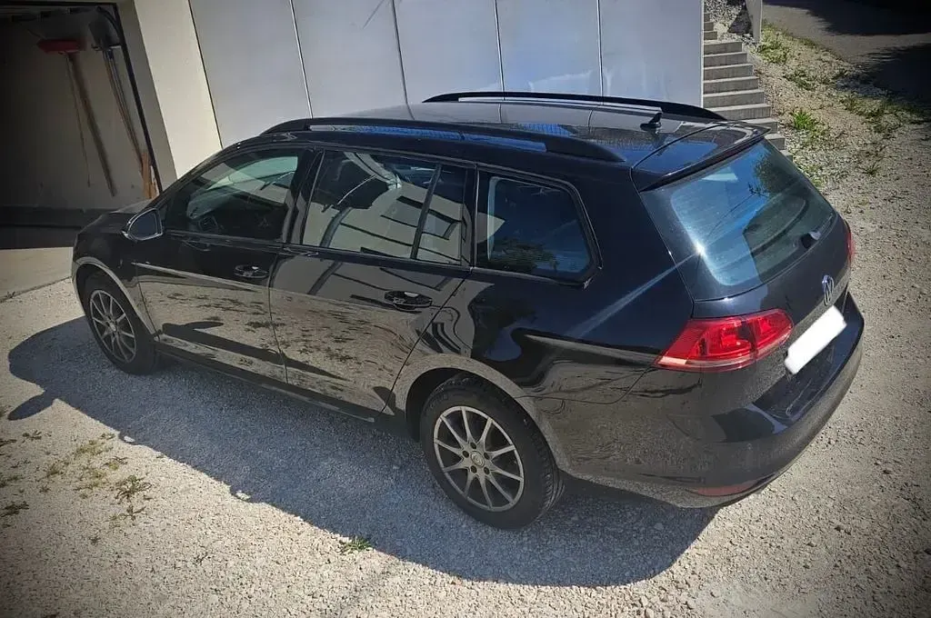Gebraucht VW Golf VII Trendline 110 PS (80 kW) 2016 Schwarz Kombi