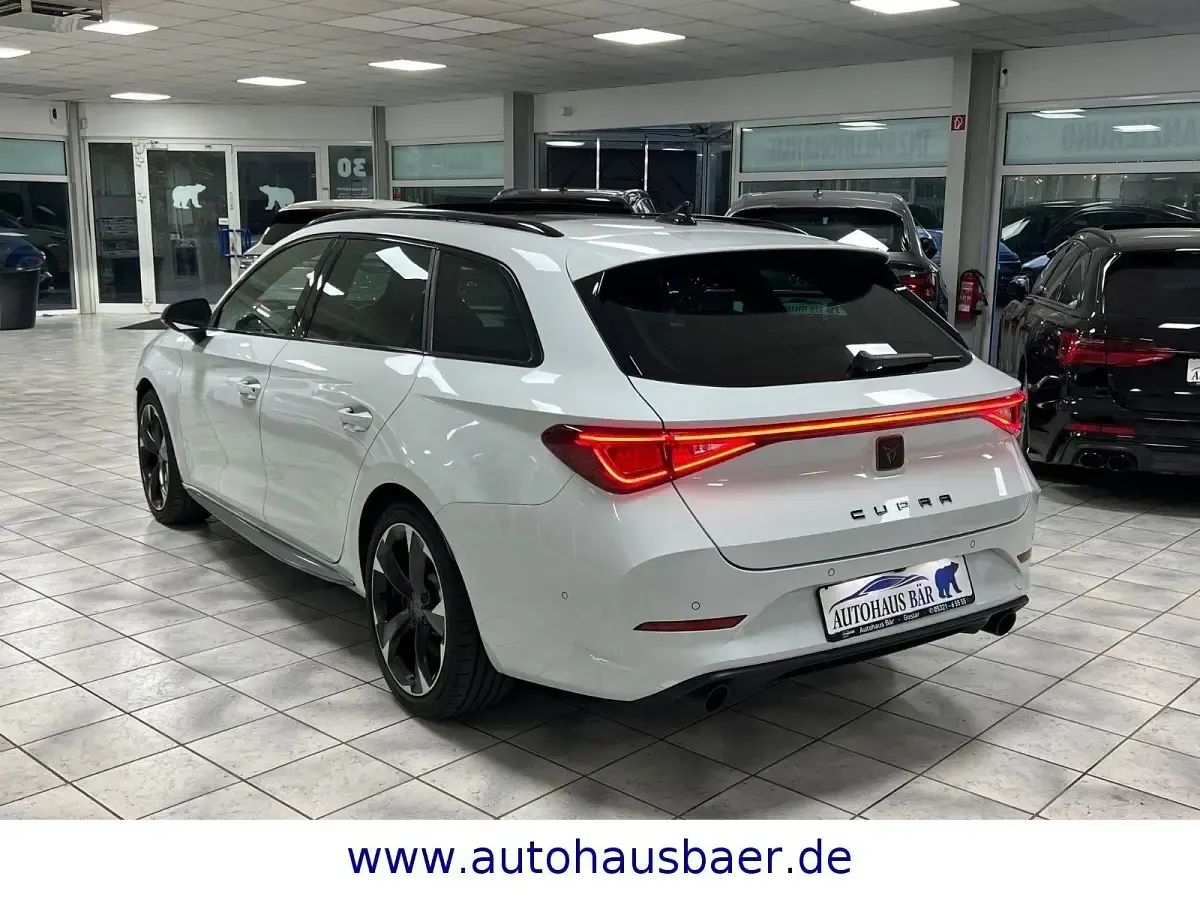 Używany Cupra Leon 245 KM (180 kW) 2023 Biały Kombi