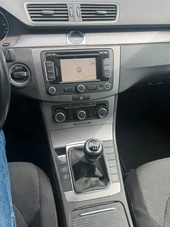 Gebraucht VW Passat Comfortline 140 PS (102 kW) 2011 Blau Kombi