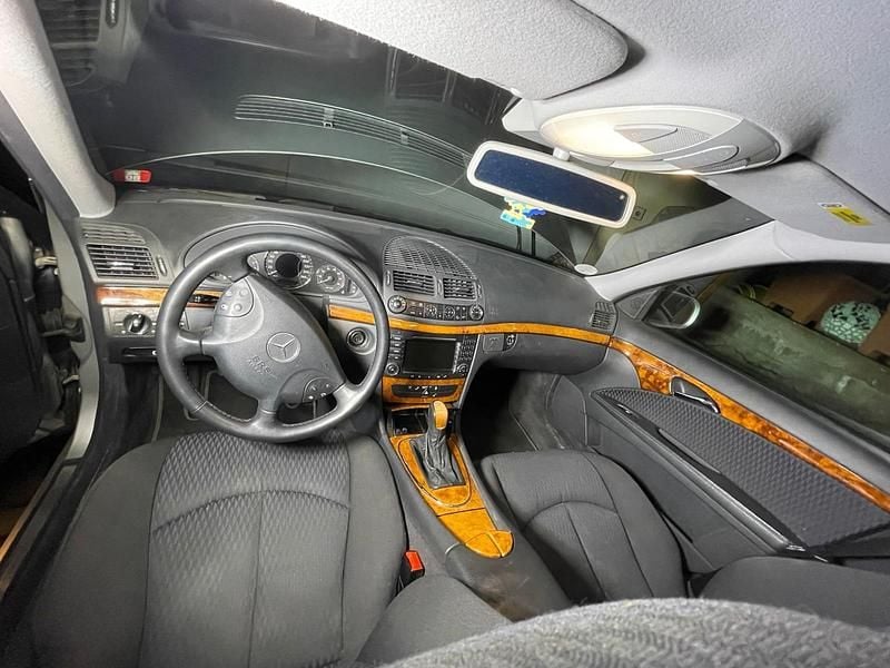 Silber Gebraucht 2002 Mercedes E240 Limousine | 3.300 € (Guter Preis) - Bild 1/4