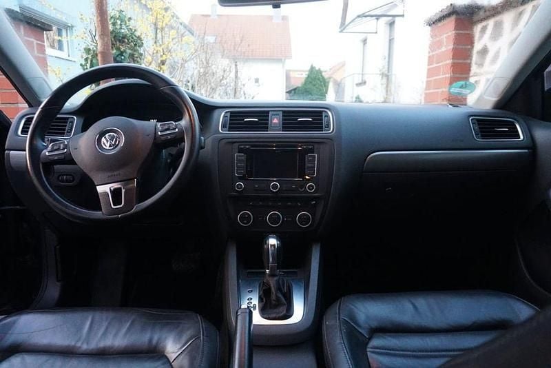 Gebraucht VW Jetta Highline 160 PS (117 kW) 2013 Schwarz Limousine