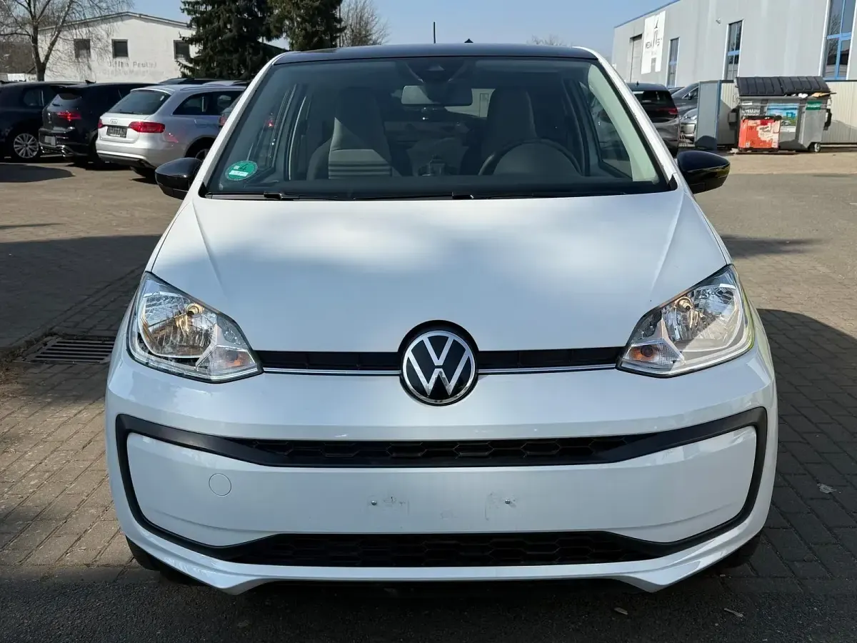 Usado VW up! Style 65 CV (47 kW) 2021 Blanco Utilitario