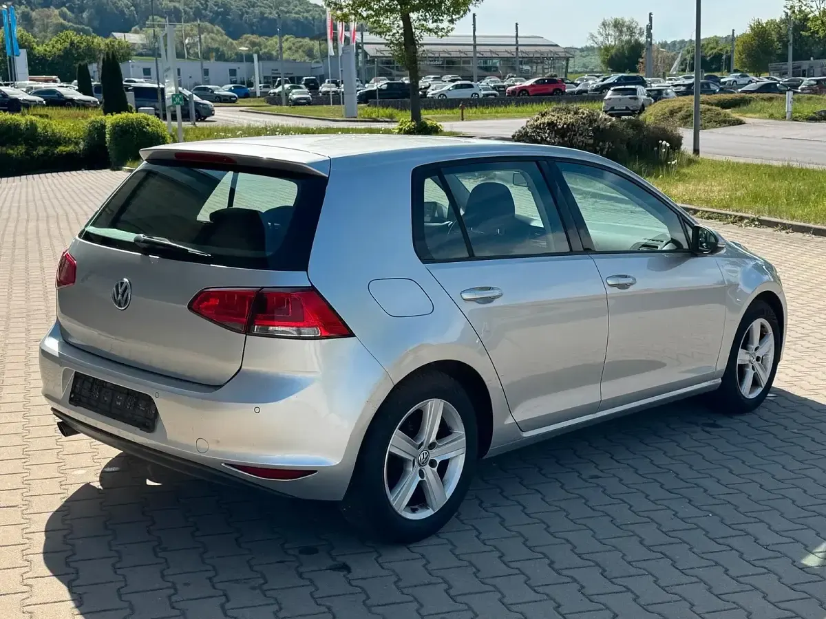 Gebraucht VW Golf VII 105 PS (77 kW) 2013 Silber Limousine
