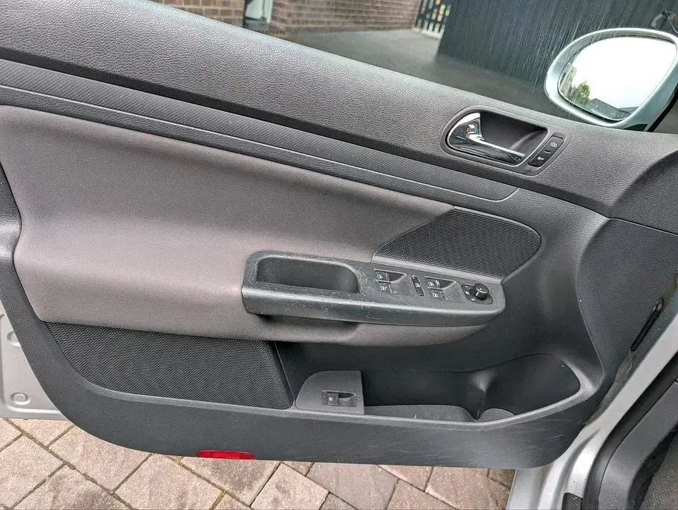Gebraucht VW Golf V 75 PS (55 kW) 2004 Silber Kleinwagen