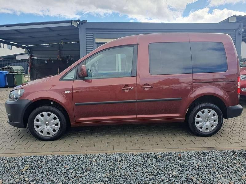 Gebraucht VW Caddy Trendline 86 PS (63 kW) 2011 Rot Van / Kleinbus
