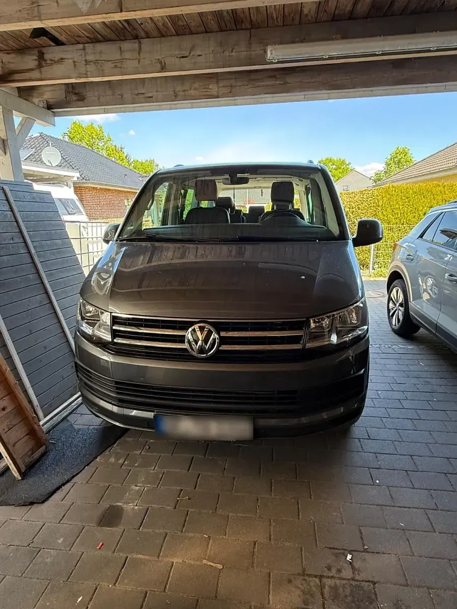 Gebraucht VW Multivan 150 PS (110 kW) 2016 Grau Van / Kleinbus