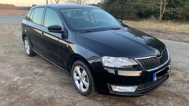Gebraucht Skoda Rapid Ambition 105 PS (77 kW) 2015 Schwarz Kleinwagen
