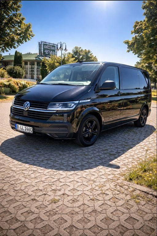 Schwarz Gebraucht 2021 VW Multivan Trendline Van | 40.800 € (Guter Preis) - Bild 1/4