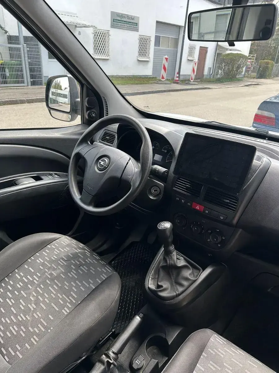 Gebraucht Opel Combo 95 PS (69 kW) 2017 Weiß Van / Kleinbus