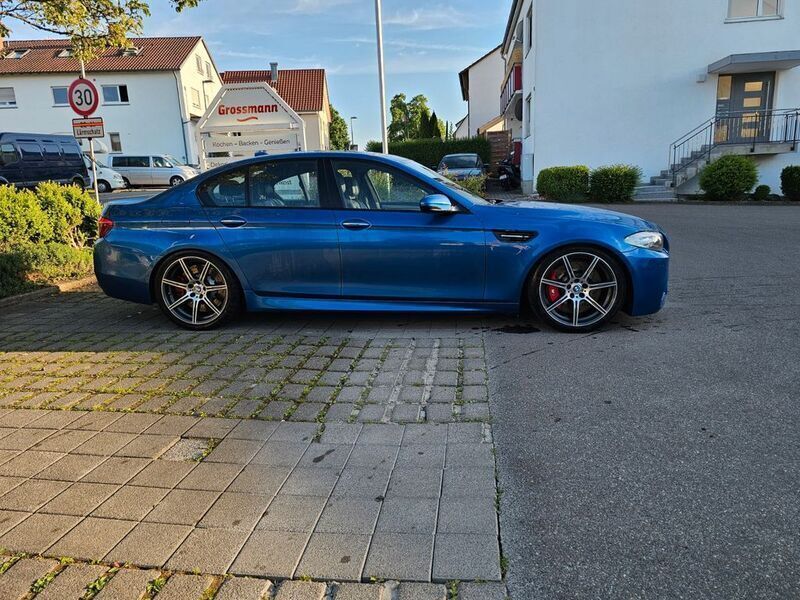 Blau Gebraucht 2013 BMW M5 Competition Edition Limousine | 30.500 € (Superpreis) - Bild 1/4